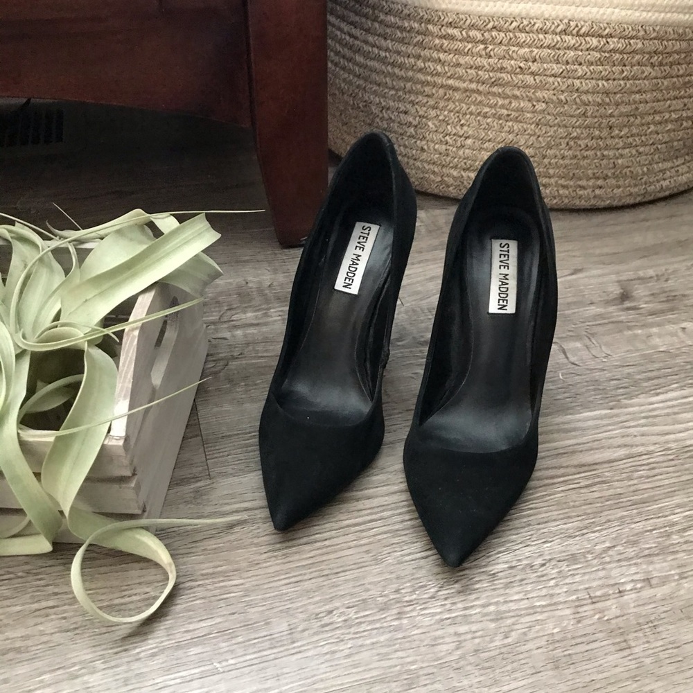 Steve Madden Black Pointed Heels 7